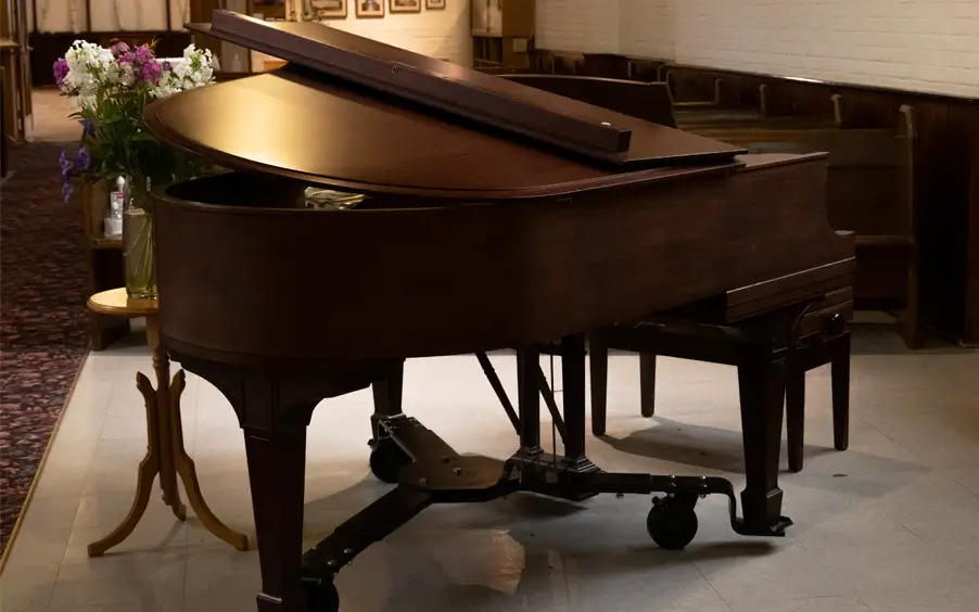 Photo of the Steinway piano at St. John's